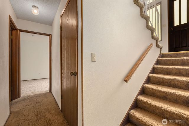 5359 Ruby Place NE, Bainbridge Island, WA 98110