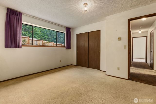 5359 Ruby Place NE, Bainbridge Island, WA 98110