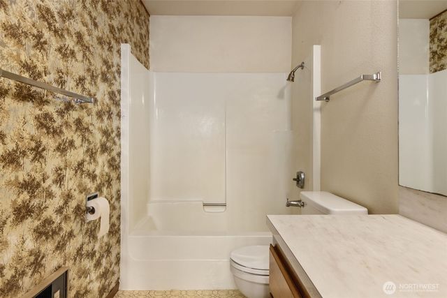 5359 Ruby Place NE, Bainbridge Island, WA 98110