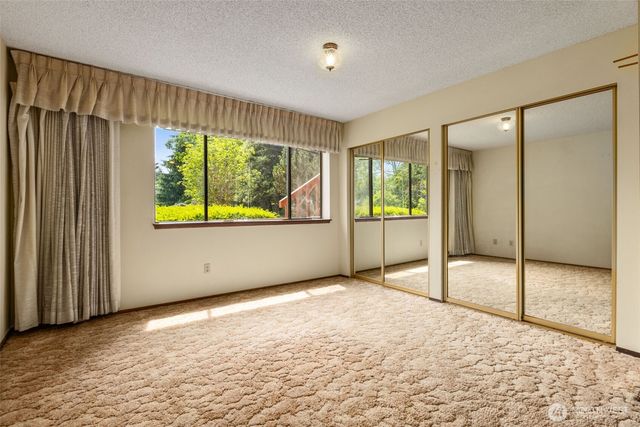 5359 Ruby Place NE, Bainbridge Island, WA 98110