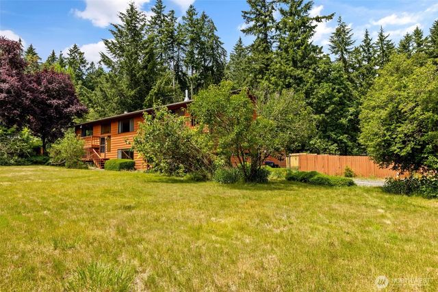 5359 Ruby Place NE, Bainbridge Island, WA 98110