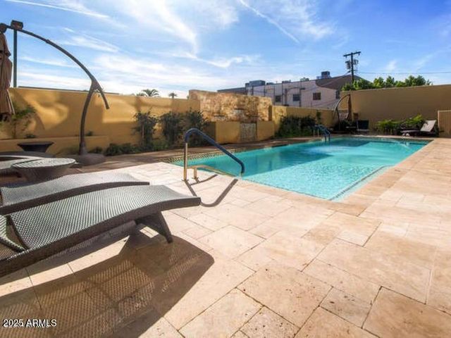 535 W THOMAS Road 405, Phoenix, AZ 85013