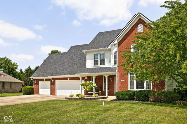 7772 W Shadow Creek Way, Greenfield, IN 46140