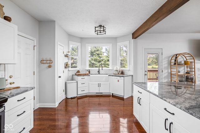 7772 W Shadow Creek Way, Greenfield, IN 46140