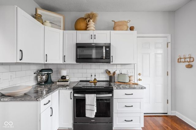 7772 W Shadow Creek Way, Greenfield, IN 46140