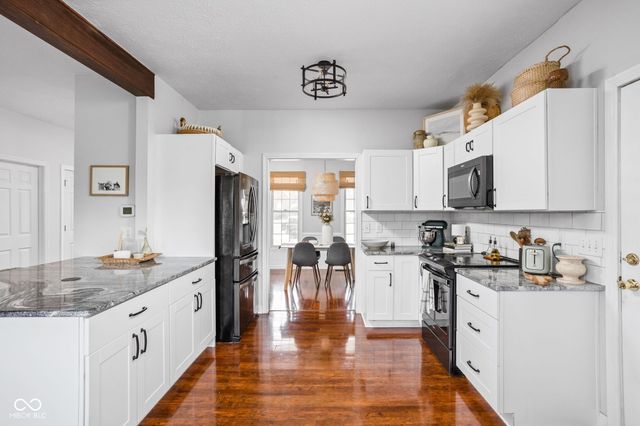 7772 W Shadow Creek Way, Greenfield, IN 46140