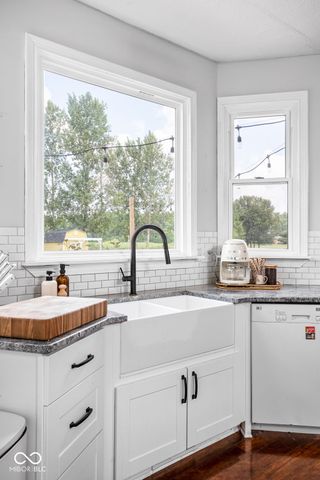 7772 W Shadow Creek Way, Greenfield, IN 46140