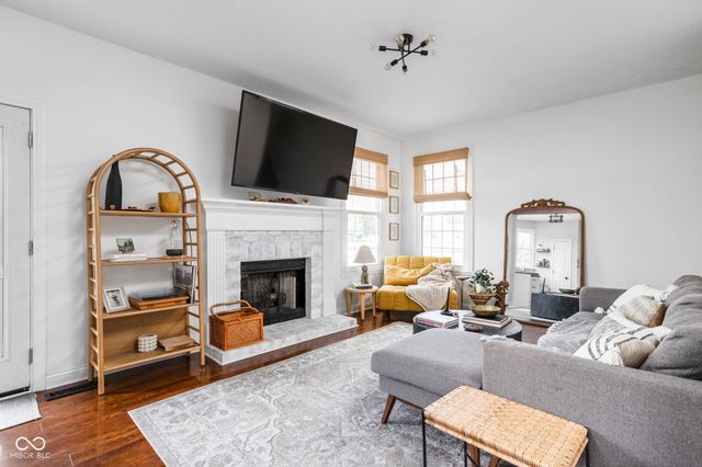 7772 W Shadow Creek Way, Greenfield, IN 46140