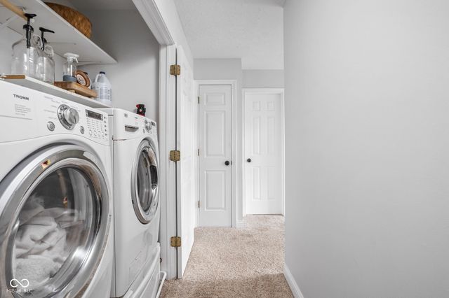 7772 W Shadow Creek Way, Greenfield, IN 46140