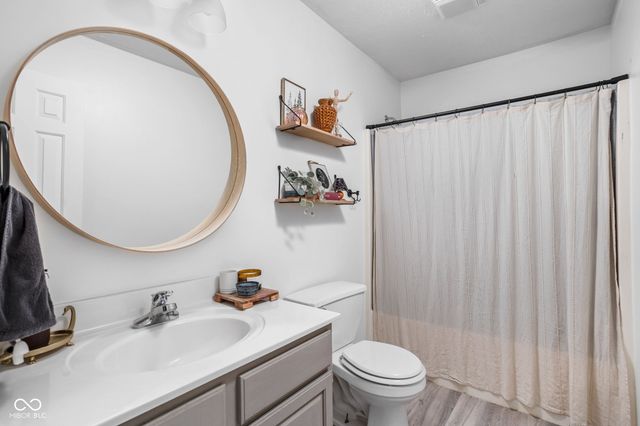 7772 W Shadow Creek Way, Greenfield, IN 46140