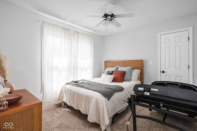 7772 W Shadow Creek Way, Greenfield, IN 46140