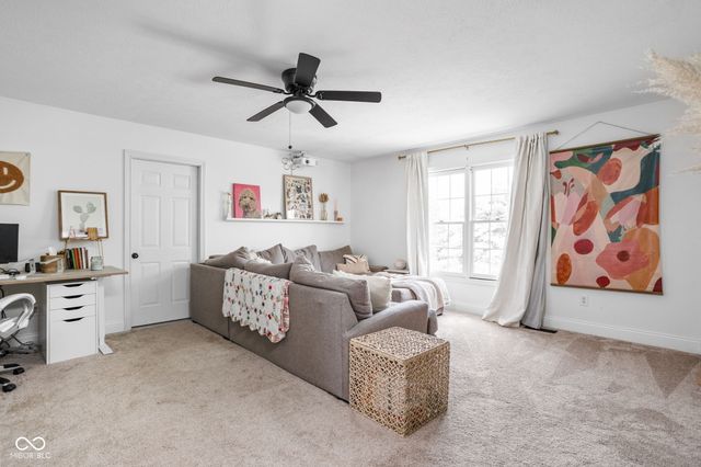 7772 W Shadow Creek Way, Greenfield, IN 46140