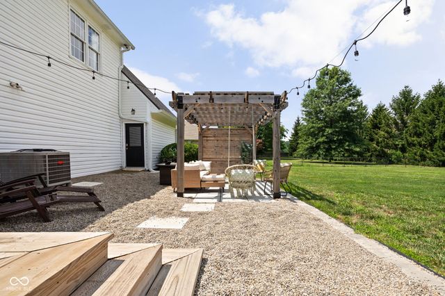 7772 W Shadow Creek Way, Greenfield, IN 46140