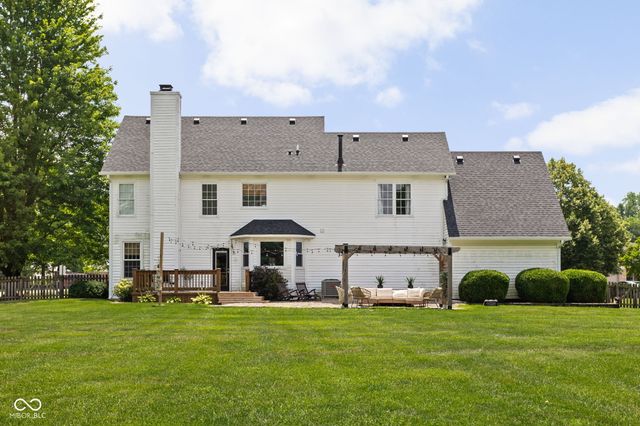 7772 W Shadow Creek Way, Greenfield, IN 46140