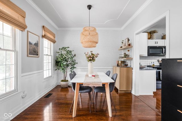 7772 W Shadow Creek Way, Greenfield, IN 46140