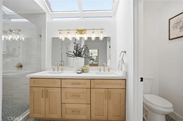 32 Comiso, Irvine, CA 92614