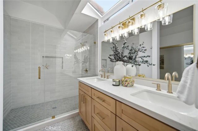 32 Comiso, Irvine, CA 92614