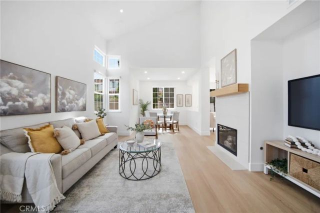 32 Comiso, Irvine, CA 92614