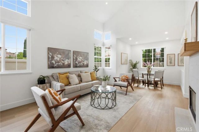 32 Comiso, Irvine, CA 92614