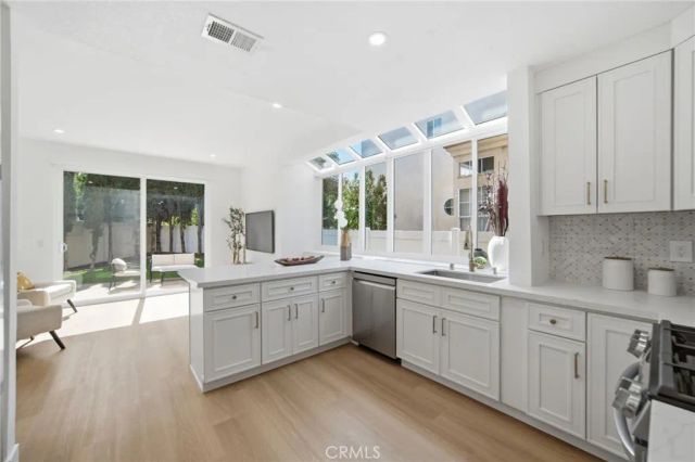 32 Comiso, Irvine, CA 92614