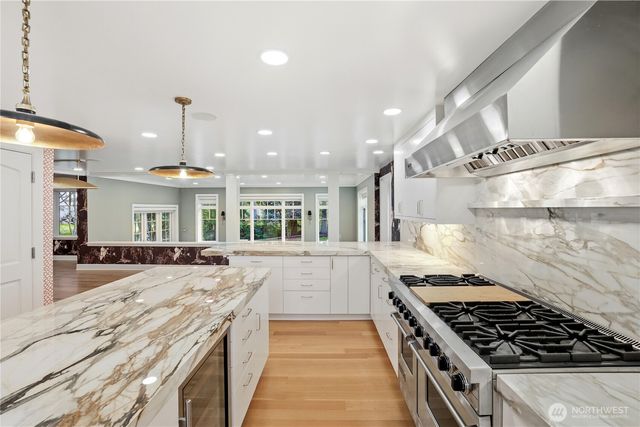 37 Tatoosh Ky, Bellevue, WA 98006