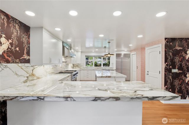 37 Tatoosh Ky, Bellevue, WA 98006