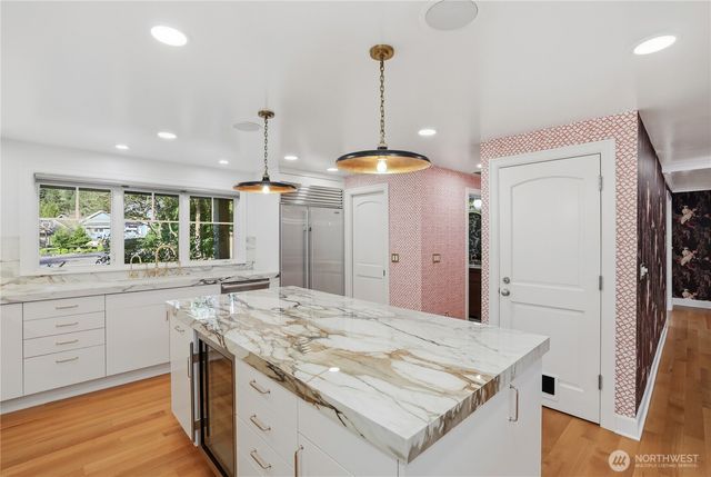 37 Tatoosh Ky, Bellevue, WA 98006