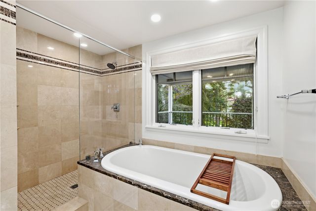 37 Tatoosh Ky, Bellevue, WA 98006