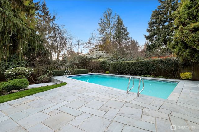 37 Tatoosh Ky, Bellevue, WA 98006