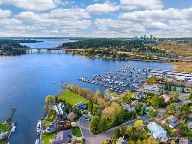 37 Tatoosh Ky, Bellevue, WA 98006