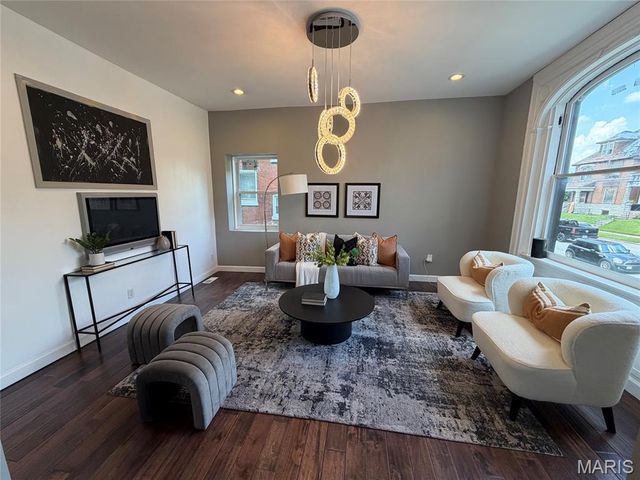 5172 Vernon Avenue, St Louis, MO 63113