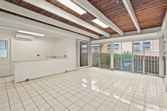 3003 Polohilani Place, Honolulu, HI 96817