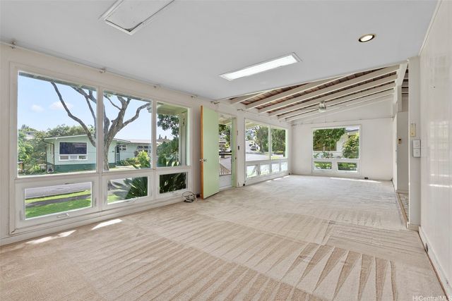 3003 Polohilani Place, Honolulu, HI 96817