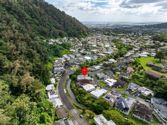3003 Polohilani Place, Honolulu, HI 96817
