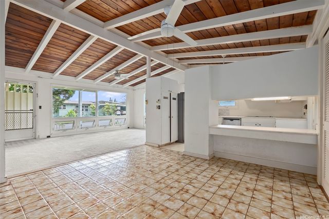 3003 Polohilani Place, Honolulu, HI 96817