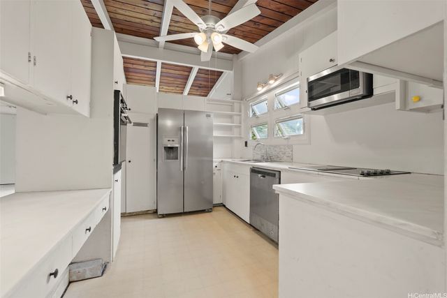 3003 Polohilani Place, Honolulu, HI 96817