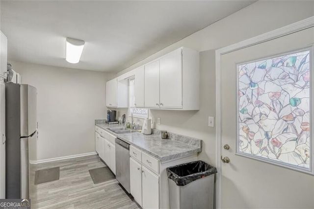 1049 Autumn Crest Drive, Stone Mountain, GA 30083