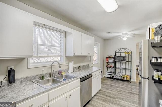 1049 Autumn Crest Drive, Stone Mountain, GA 30083