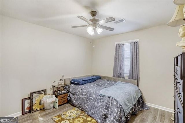 1049 Autumn Crest Drive, Stone Mountain, GA 30083