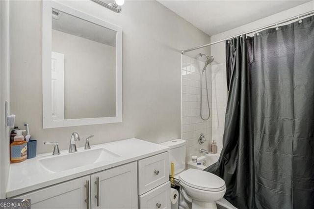 1049 Autumn Crest Drive, Stone Mountain, GA 30083