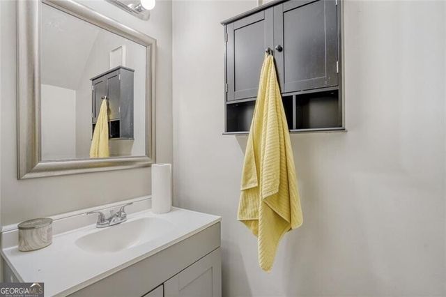 1049 Autumn Crest Drive, Stone Mountain, GA 30083