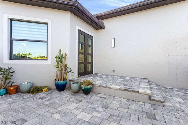 5501 Harbour Preserve CIR, Cape Coral, FL 33914