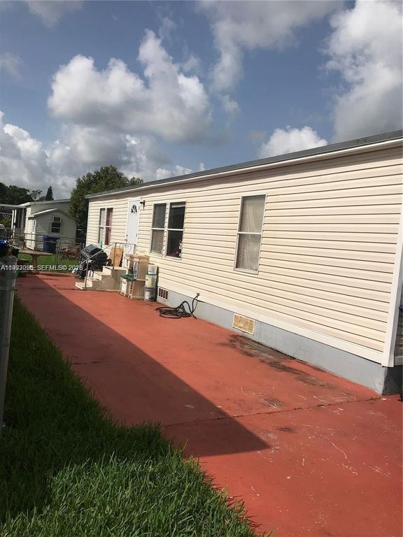 19800 SW 180 avenue, Miami, FL 33187