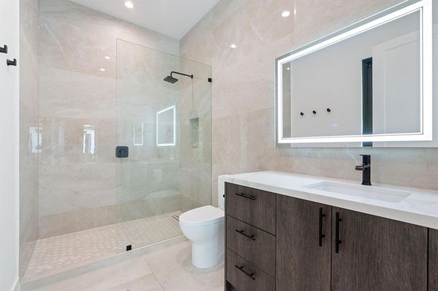 11861 NW 9 Street, Plantation, FL 33325