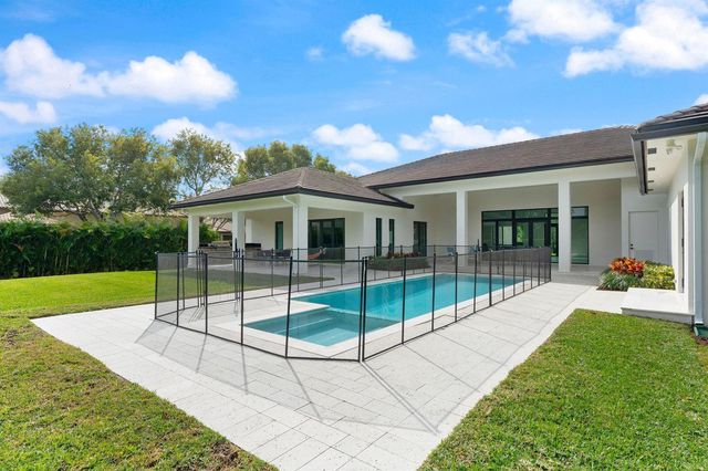 11861 NW 9 Street, Plantation, FL 33325
