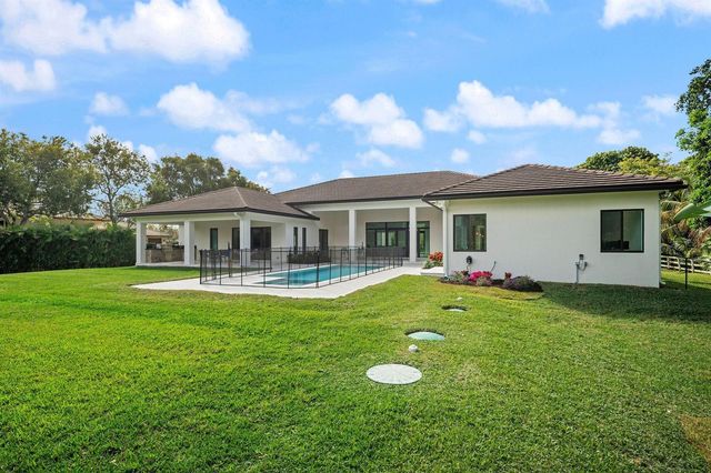 11861 NW 9 Street, Plantation, FL 33325