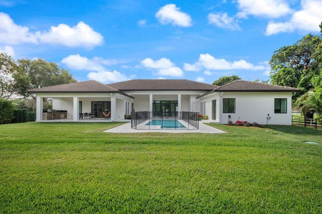 11861 NW 9 Street, Plantation, FL 33325