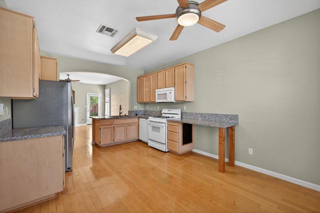 9393 Canmoor Cir, Elk Grove, CA 95758