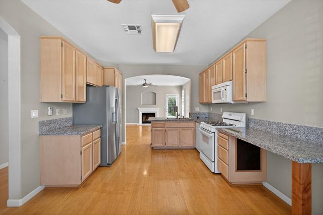 9393 Canmoor Cir, Elk Grove, CA 95758