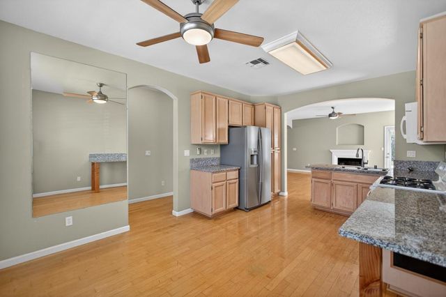 9393 Canmoor Cir, Elk Grove, CA 95758